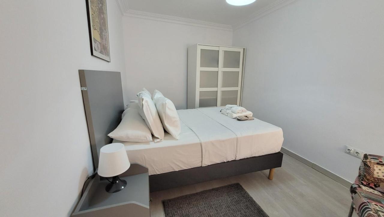 Apartaments B O D Collblanc โอสปิตาเล็ต เดอ โยเบรกัต ภายนอก รูปภาพ