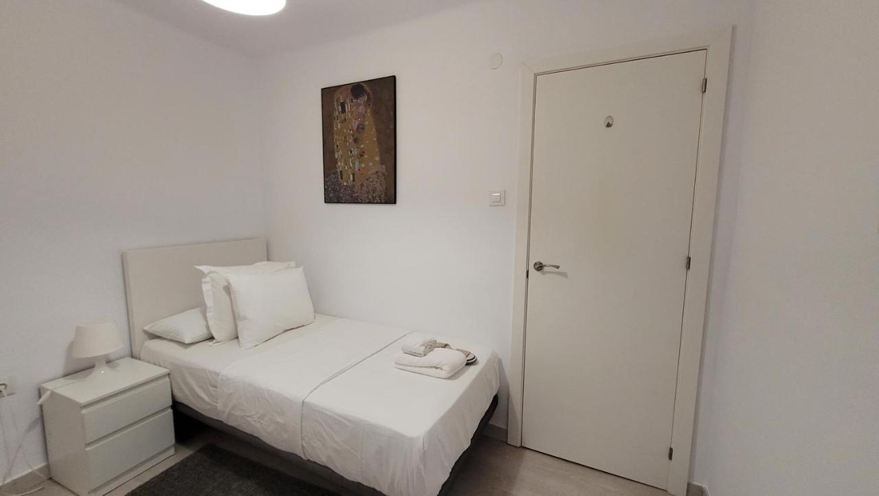Apartaments B O D Collblanc โอสปิตาเล็ต เดอ โยเบรกัต ภายนอก รูปภาพ