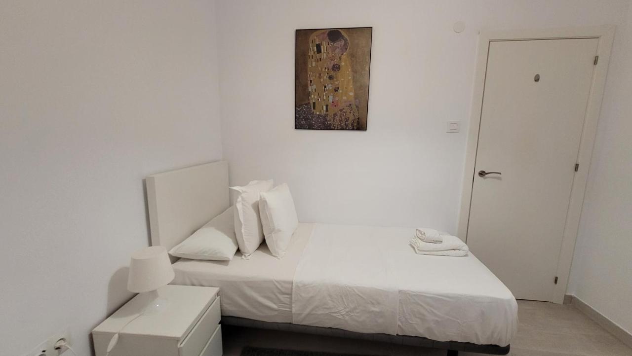 Apartaments B O D Collblanc โอสปิตาเล็ต เดอ โยเบรกัต ภายนอก รูปภาพ