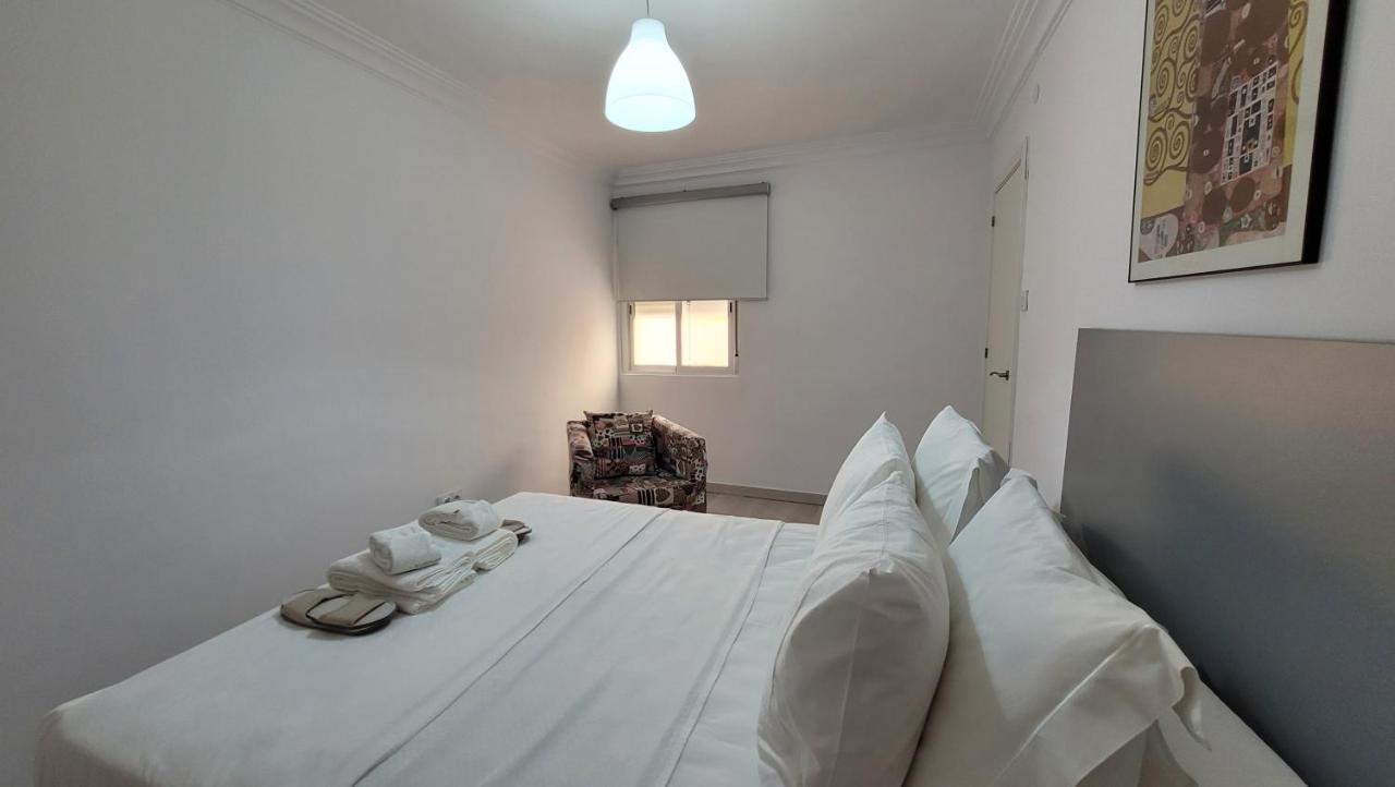 Apartaments B O D Collblanc โอสปิตาเล็ต เดอ โยเบรกัต ภายนอก รูปภาพ